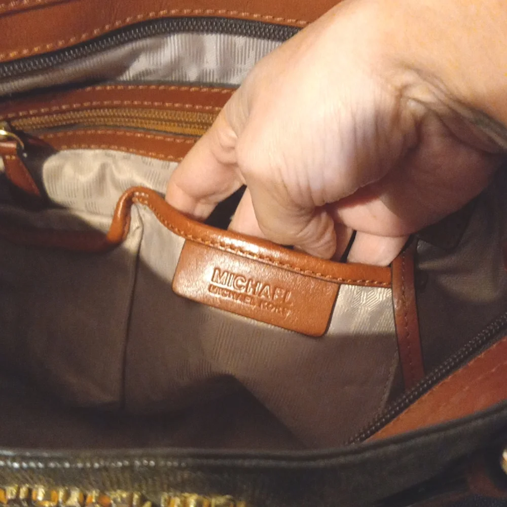 Michael Kors tote - Picture 12 of 12